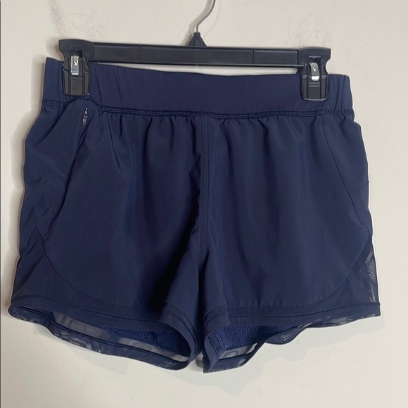 Lululemon | Women’s Two in One Reversible Shorts Size 6 - Picture 3 of 7